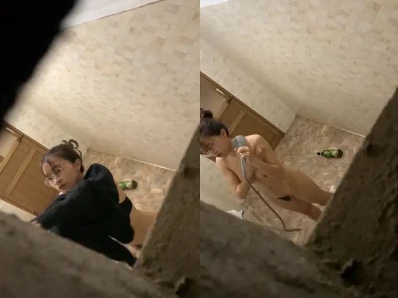 Quay lén gấu vú đẹp tắm, khe bím chảy nước ròng ròng